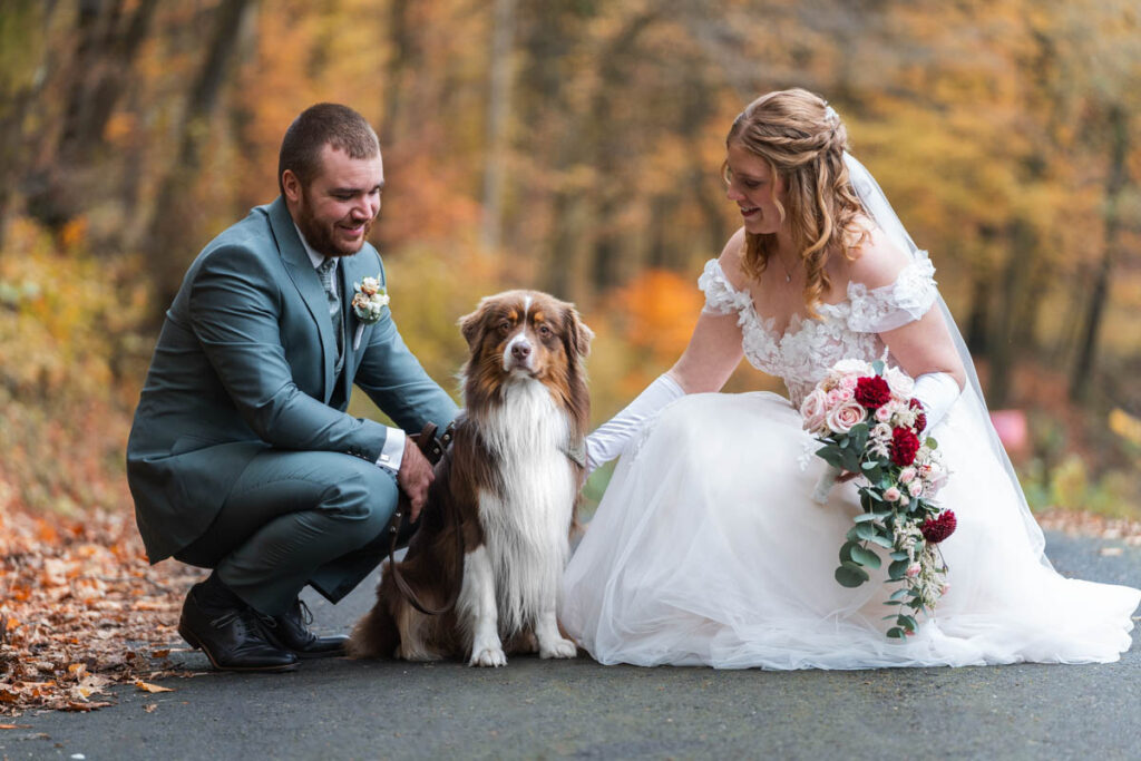 Hochzeitsfoto mit Hund bei einer Hochzeitsreportage